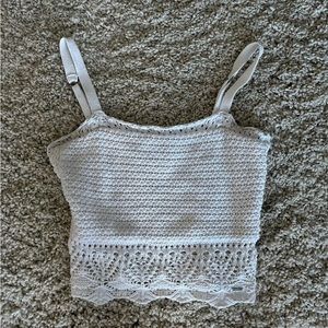 white crocheted tank. Size: S